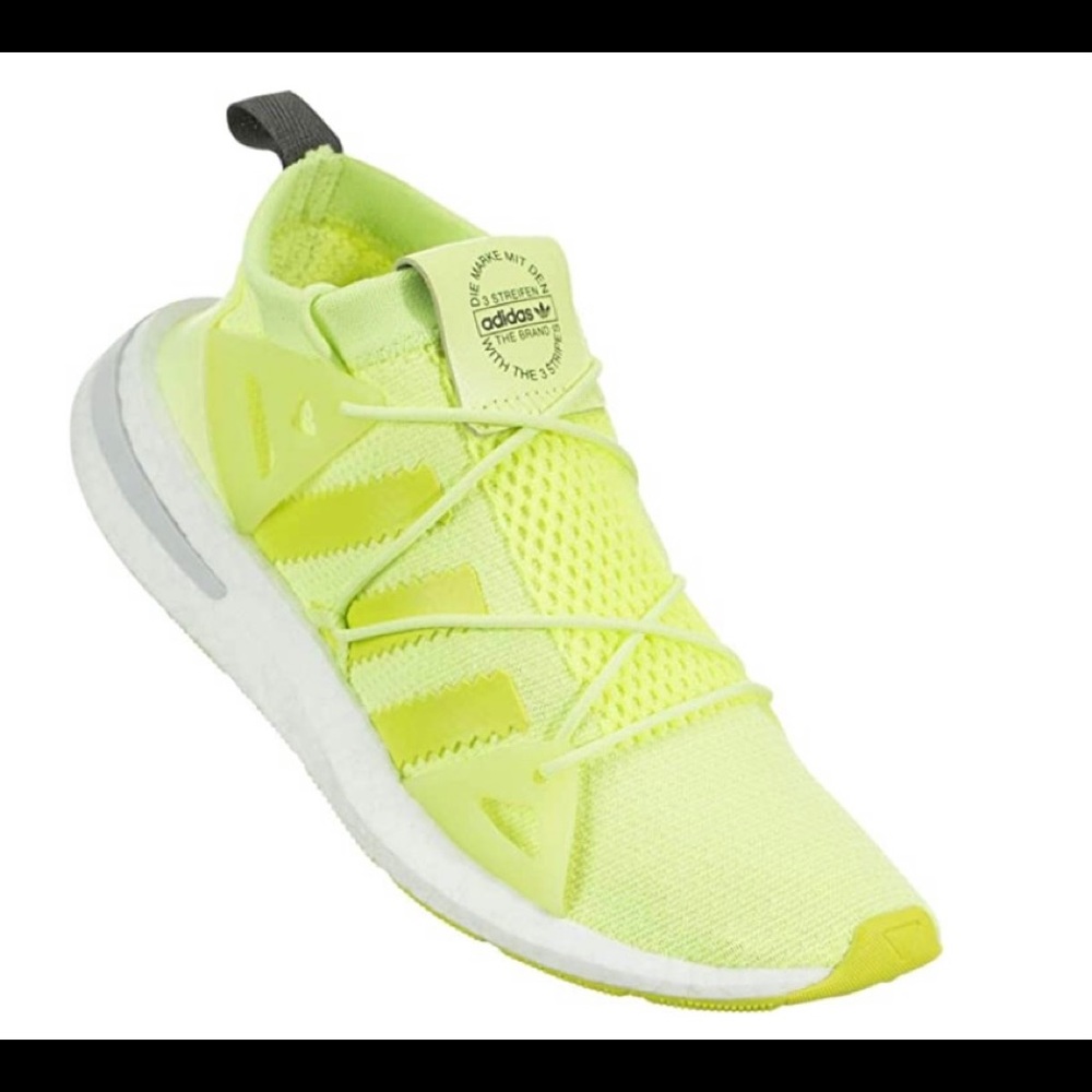 Adidas Arkyn ‘Semi Solar Yellow’ sneaker slip on.